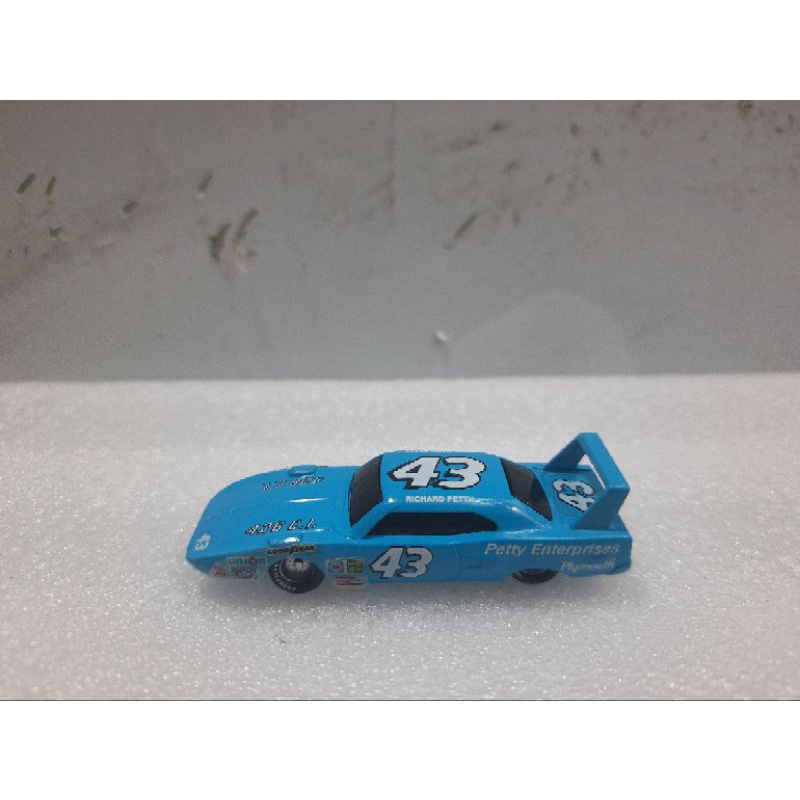 Xe Nascar 1:64 - 1970 Plymouth superbird số 43 , hàng hiếm