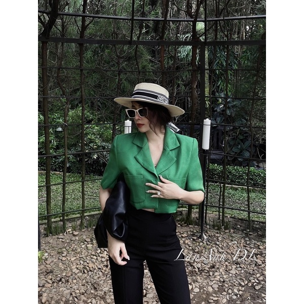 Áo vest tay ngắn dáng croptop