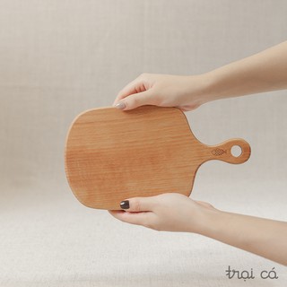 Thớt Gỗ Beech Có Tay Cầm TRẠI CÁ HOME Thái Thực Phẩm, Đựng Đồ Ăn Decor Trang Trí Bánh Kẹo Sinh Nhật