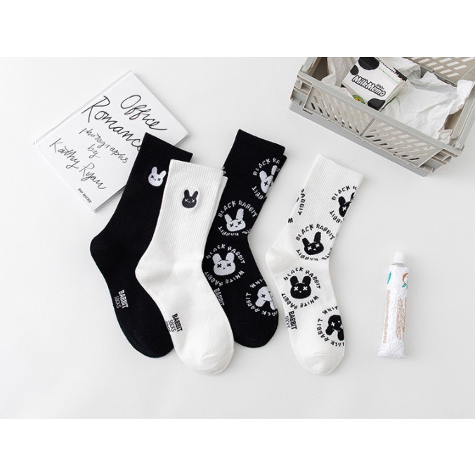 Vớ hình Thỏ cao cổ Nam Nữ phong cách thể thao, trẻ trung, năng động.