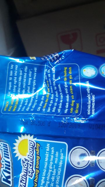 Bột giặt Attack khử mùi hương hoa anh đào 720g.