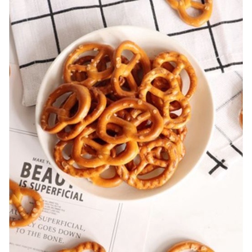 Bánh xoắn Saltetts Brezel Lorenz 90g, 150g