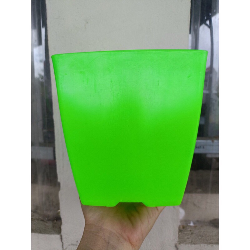 Chậu nhựa vuông V20  loại 1 dày đẹp