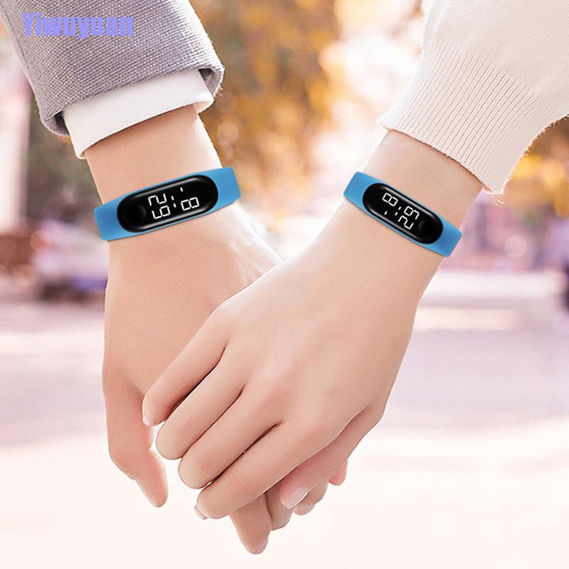 Đồng Hồ Điện Tử Màn Hình Led Dành Cho Nam Và Nữ