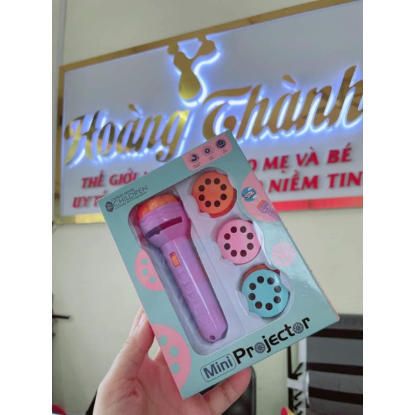 Đèn pin chiếu hình cho bé ( tối đa 80 hình)
