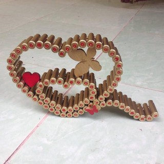 Trái tim vỏ đạn