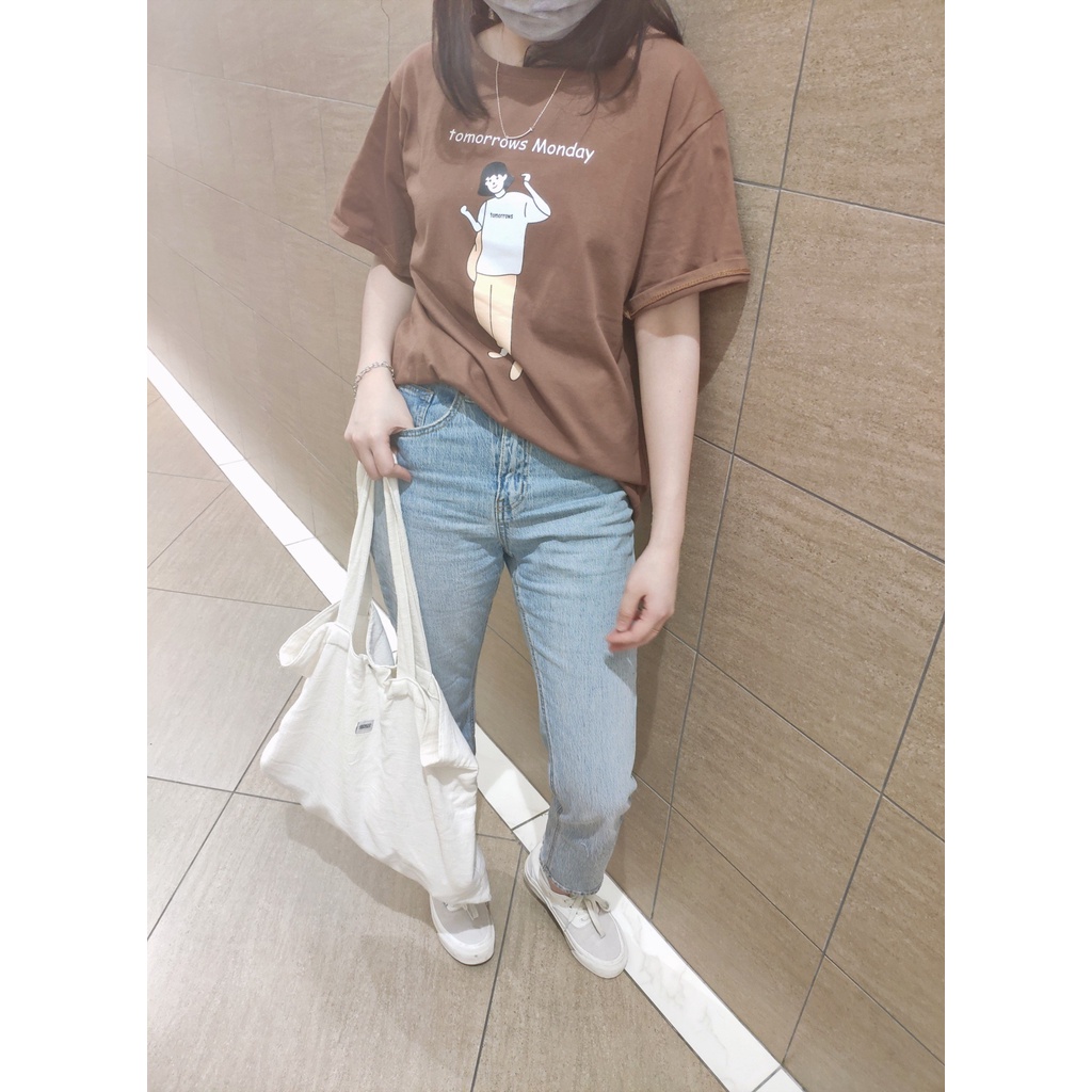 Áo thun T shirt unisex tay lỡ cổ tròn hình Cô Bé đeo túi độc đáo hàng Quảng Châu 3158 thời trang cao cấp