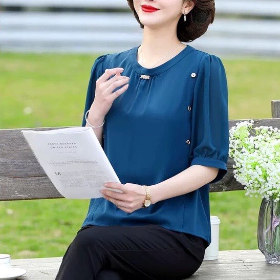 ❣️Có Big Size❣️ Áo Kiểu Trung Niên U40+ , Mẫu Áo Trẻ Trung Cho Mẹ, Lụa Mango Cổ Tròn Tay Lỡ Đính Nút Trang Nhã