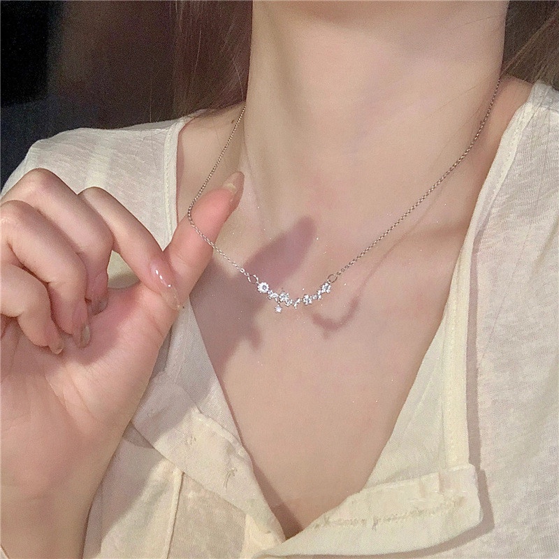 Vòng cổ Mặt Hoa Đính Đá Zircon Lấp Lánh Thanh Lịch Cho Nữ