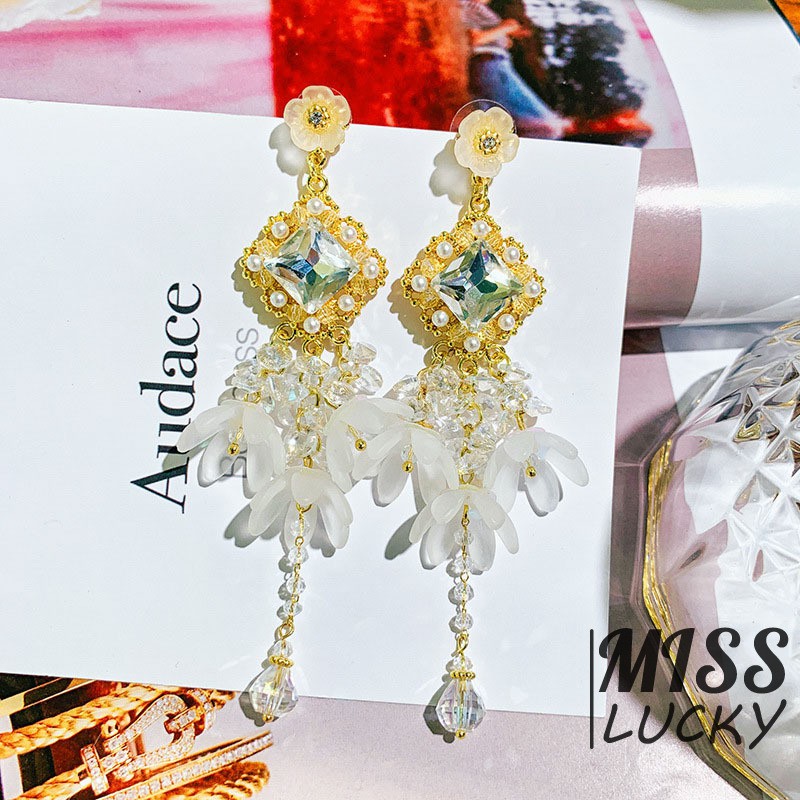 Khuyên tai nữ kiểu dáng thời trang phong cách Hàn Quốc