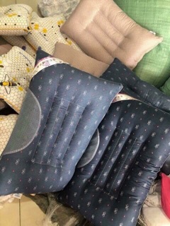 GỐI XUẤT NHẬT CÓ HẠT MÁT XA CỔ