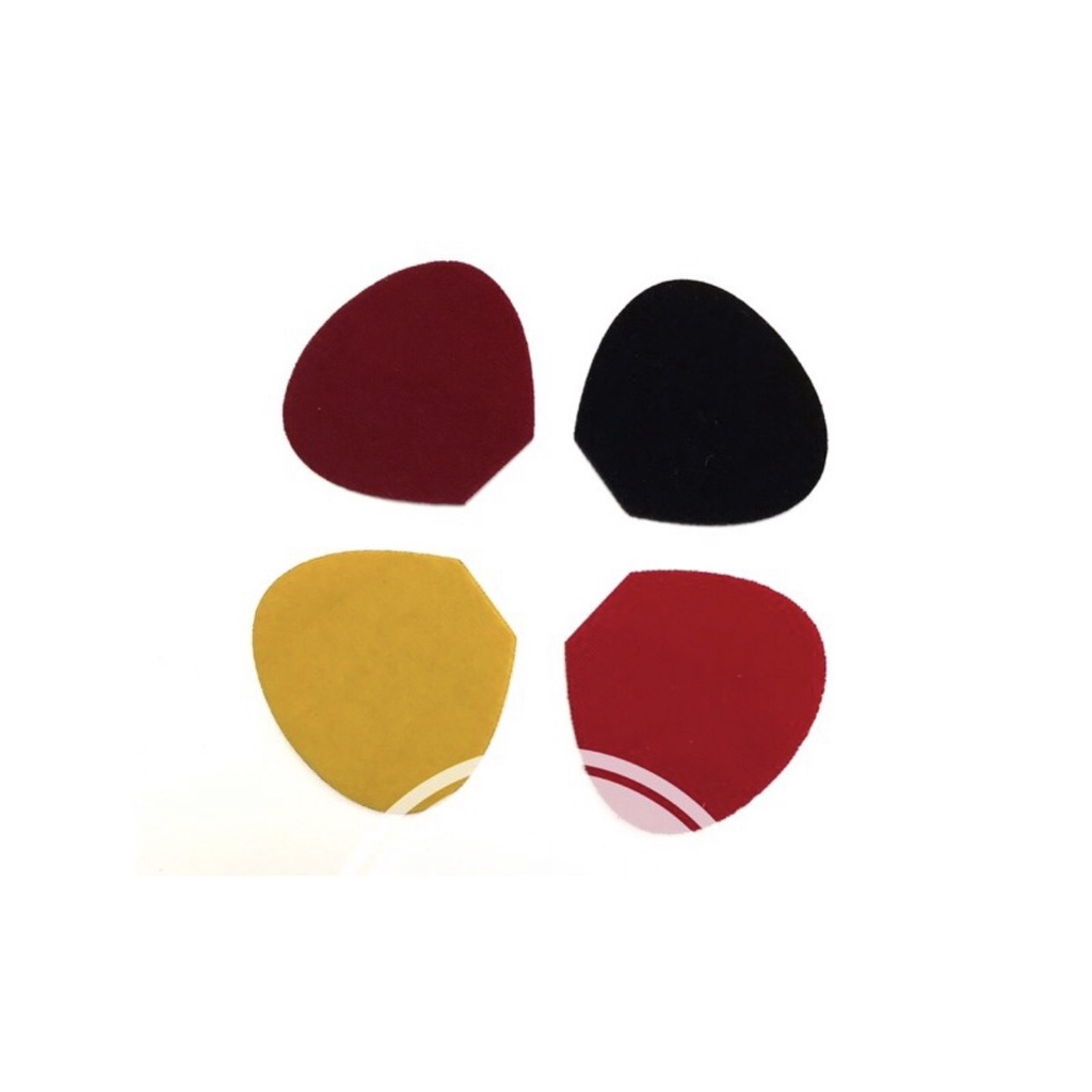 Hoa cài áo hồng nhung