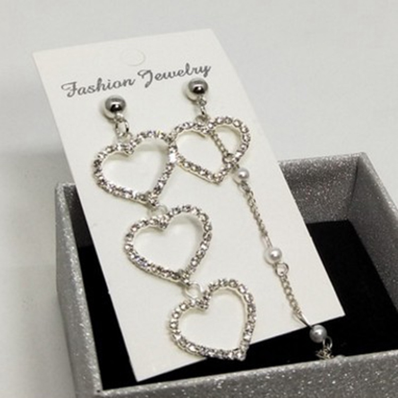 Bông tai hợp kim hình trái tim đính đá sang trọng