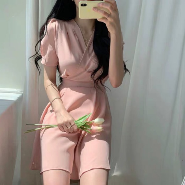 Váy chiết eo trơn cổ V basic