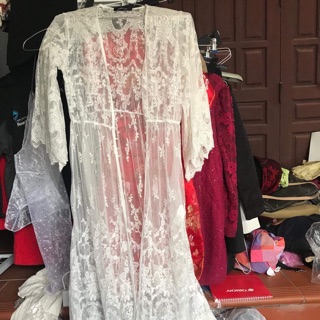 Khoác ren thêu noi đi biển cực đẹp