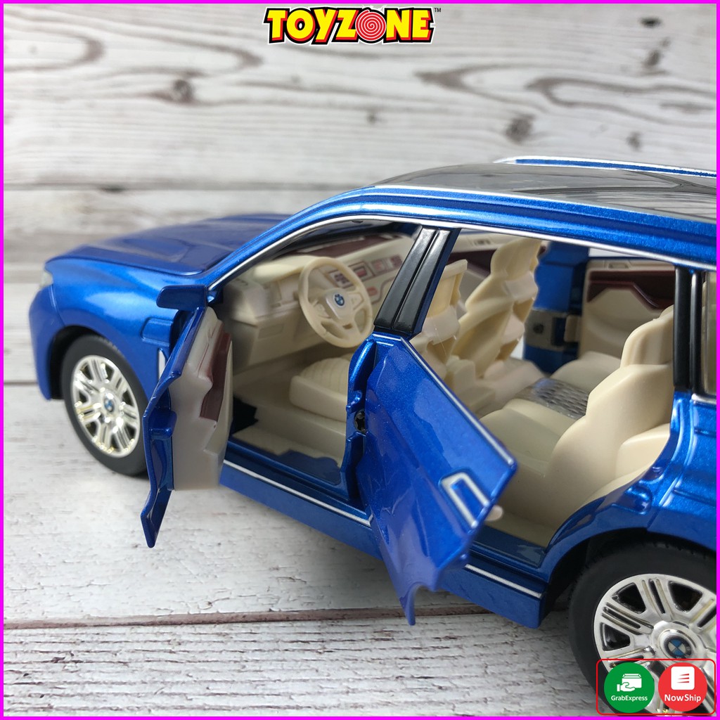 Mô hình xe ô tô BMW X7 tỉ lệ 1:24 hãng Chezhi chất liệu hợp kim, thiết kế tinh xảo. Món quà cực đẹp để trưng bày