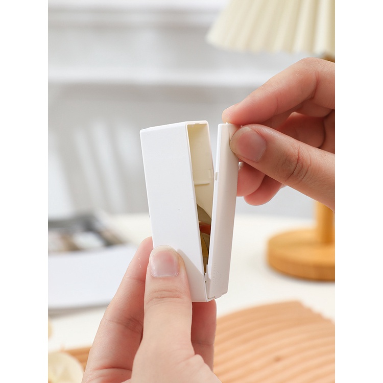 Hộp đựng tăm chỉ nha khoa mini tự động chống bụi bẩn cao cấp tặng kèm 10 tăm chỉ