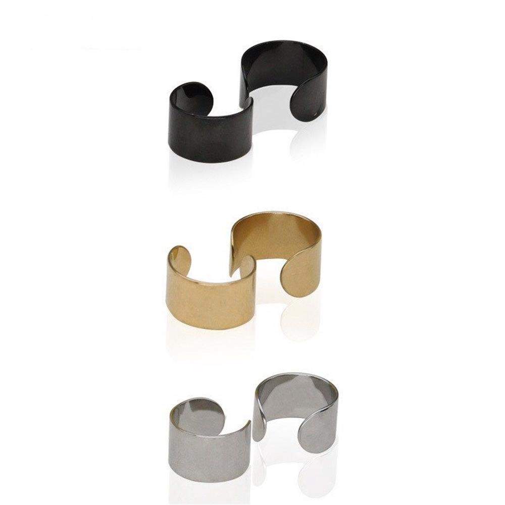 Khuyên móc tai phong cách Punk sành điệu cá tính