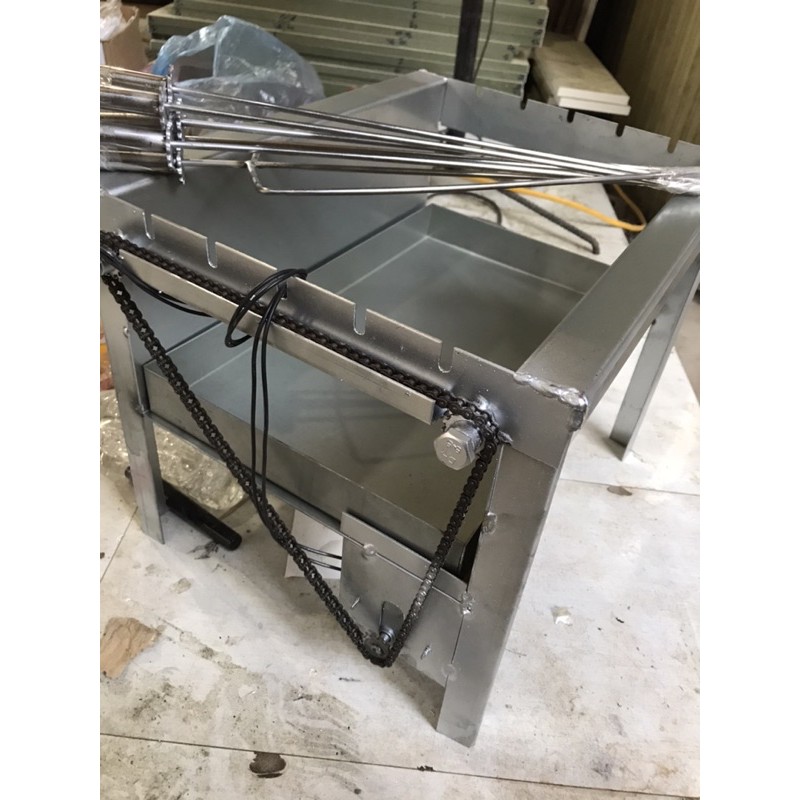 Máy nướng thịt, chả mini tự động chuẩn (xiên 100% inox đi kèm máy)