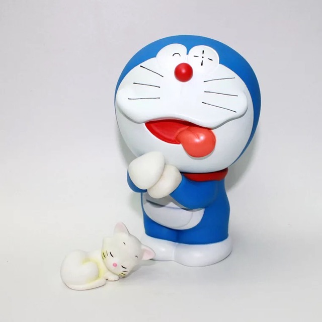 Mô hình Doraemon và bé mèo