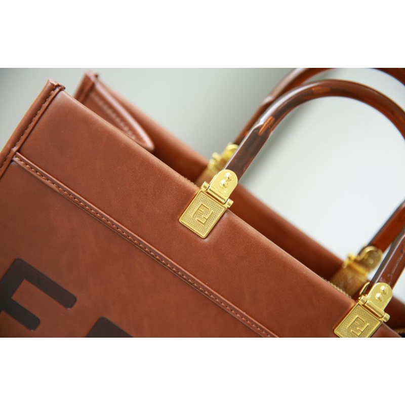 Túi xách nữ F.D Tote sz35cm màu nâu bò có khóa miệng kín đáo