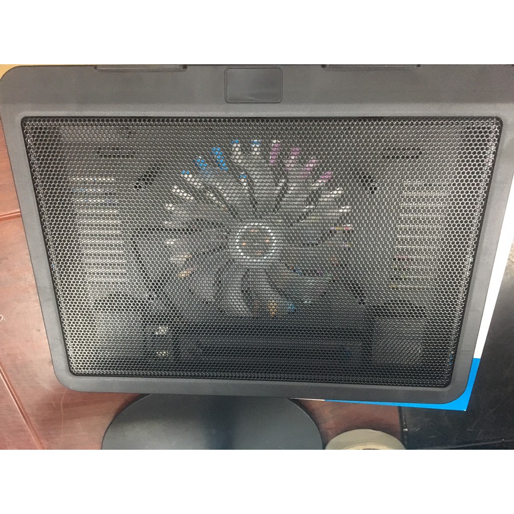 đế tản nhiệt laptop 1 quạt Fan 12 đèn led