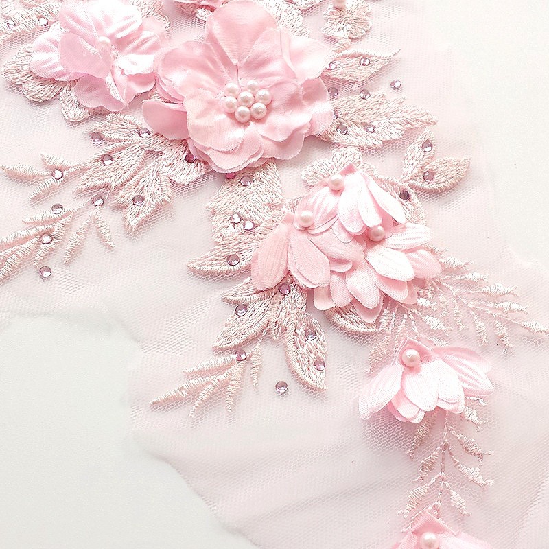 Phụ kiện dán quần áo hoạ tiết hoa thêu điệu đà đính đá lấp lánh