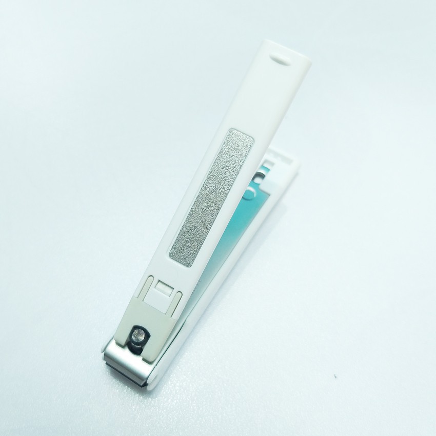 Bấm móng tay KAI Type W001 hàng Nhật màu trắng