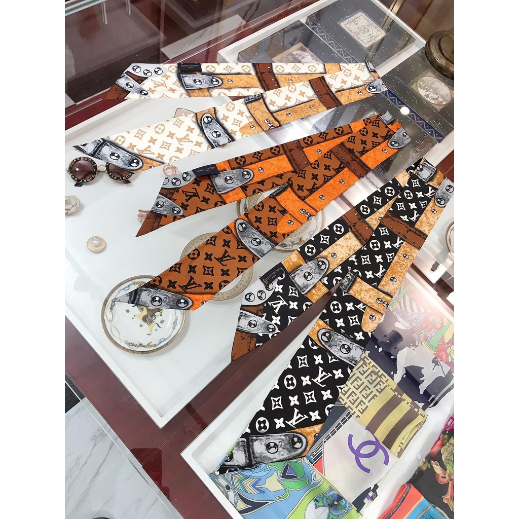 Khăn Choàng Cổ / Túi Xách Vải Lụa Phối Ruy Băng In Chữ Màu Đen Thời Trang Cho Nữ