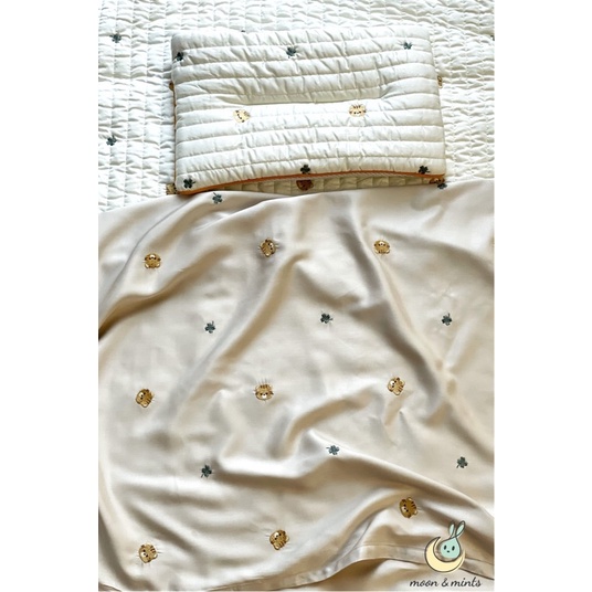Chăn hè thêu họa tiết cho bé Moon&Mints, chất liệu lụa tencel cao cấp