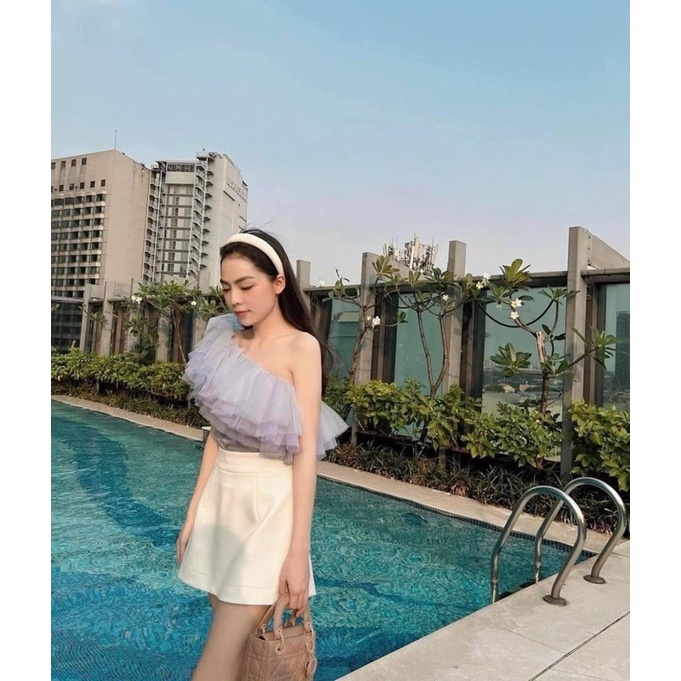 SET ÁO VOAN XANH L LỆCH VAI TẦNG + CHÂN VÁY TRẮNG Chất liệu : vải dày dặn , mịn đẹp , hàng rất xịn luôn , sờ thôi đã