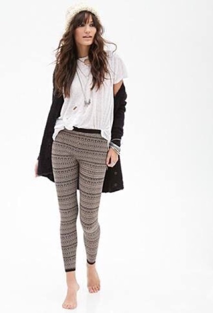 Combo 2 legging xuất khẩu, nhiều hoạ tiết, giá 240k giảm còn 120k | BigBuy360 - bigbuy360.vn