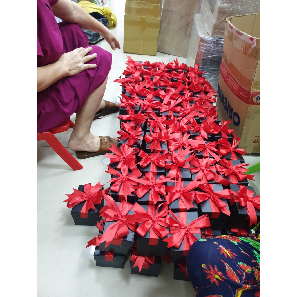 Hộp đựng hoa hồng nhung 1 bông kèm khay son | BigBuy360 - bigbuy360.vn