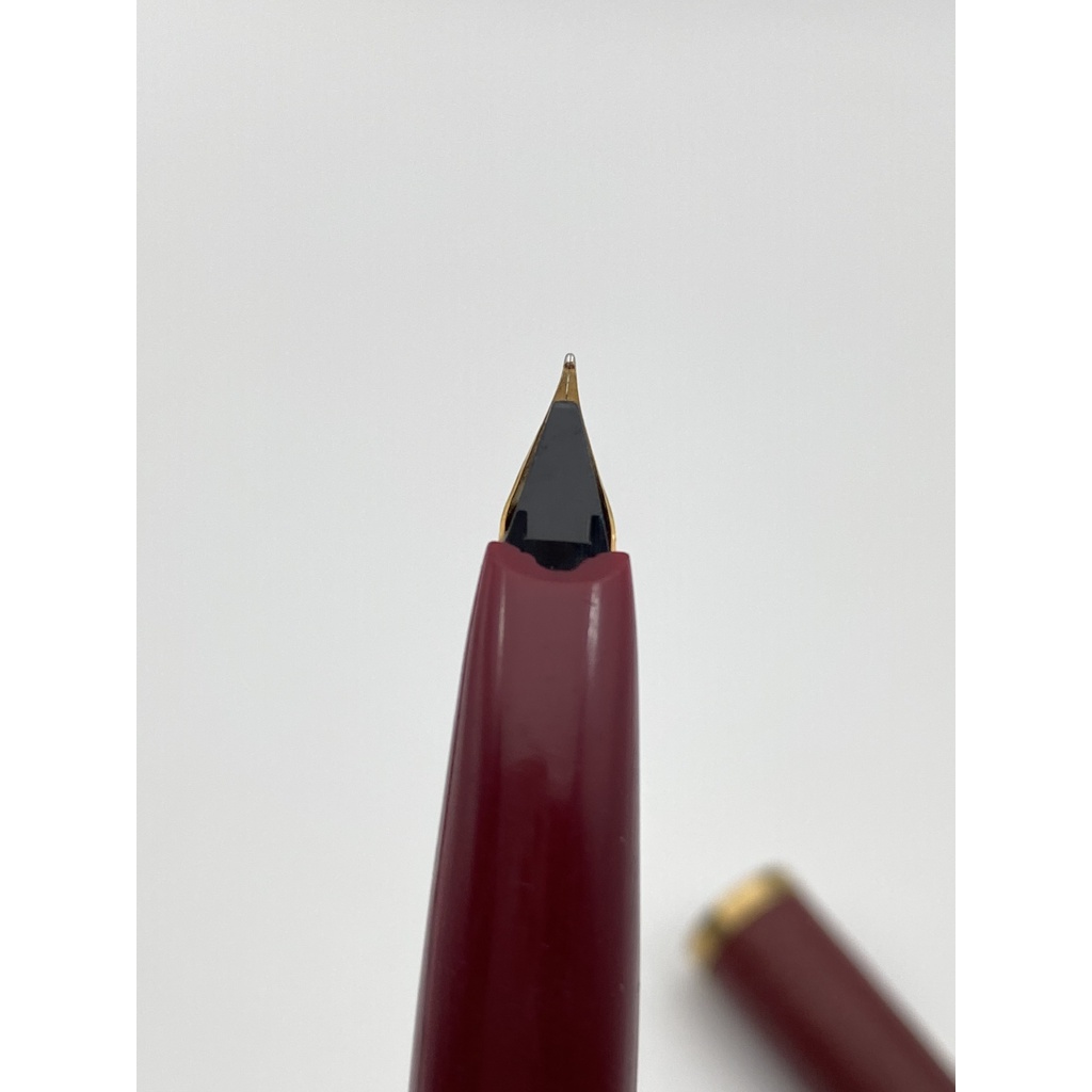 Bút mực Sailor Made In Japan bọc da 2 màu đen đỏ