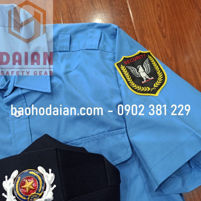 Áo bảo vệ tay ngắn logo vai kèm nón có sao và cầu vai 1 vạch màu xanh dương