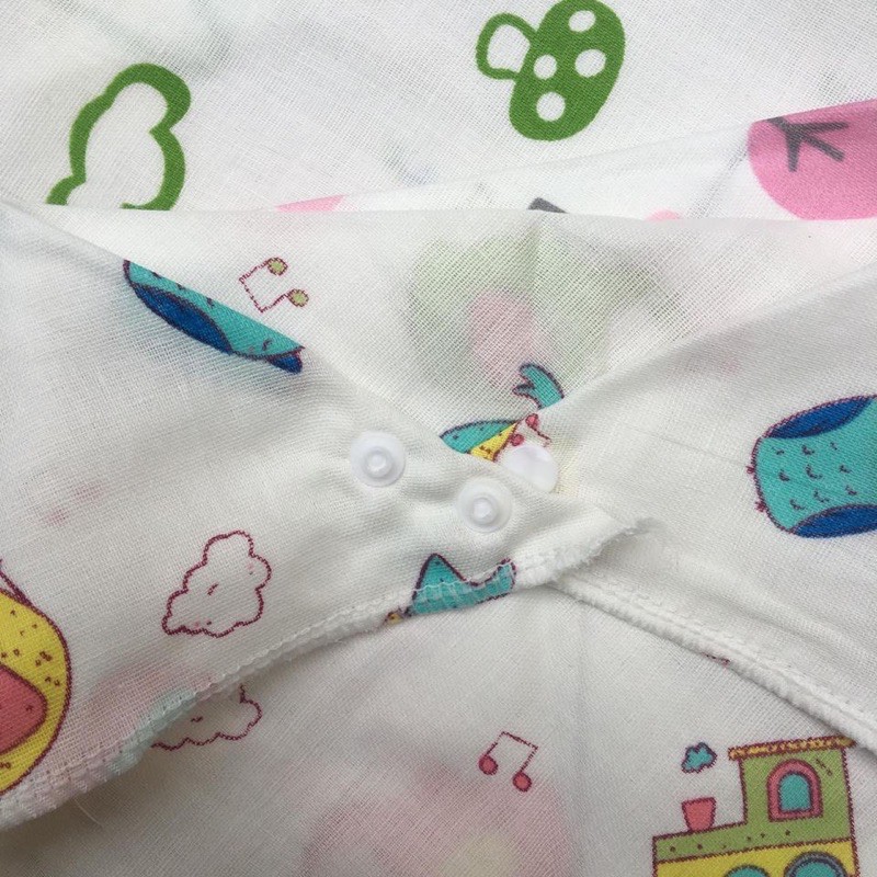 Kids_mart: khăn xô tam giác bấm cúc đi ngoài trời cho bé