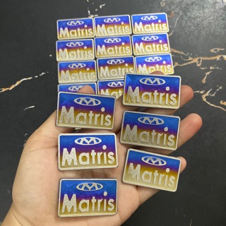 Logo TiTan chữ Matris dán nhiều vị trí của xe