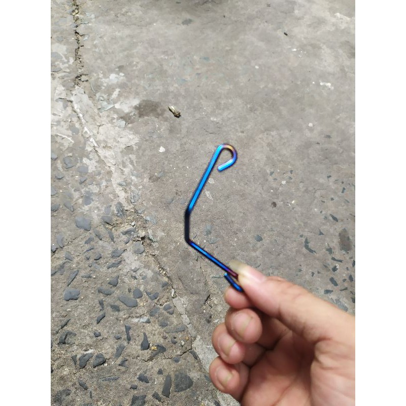 Bát kẹp bình dầu titan