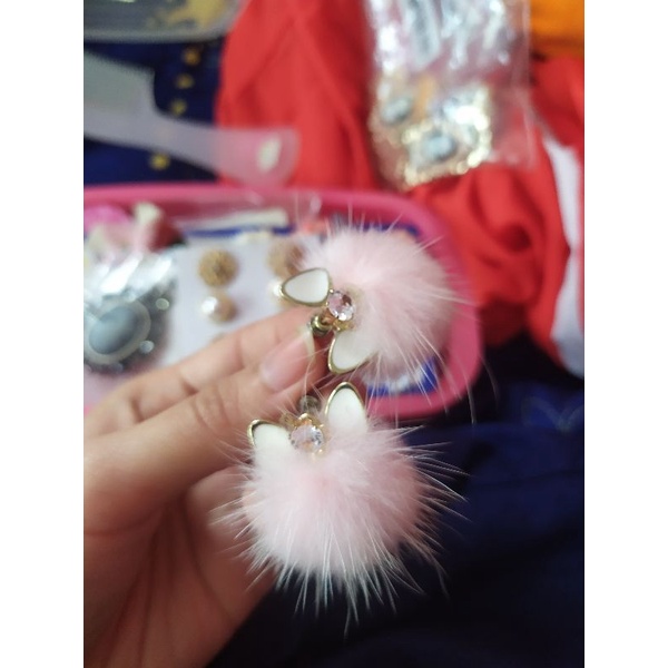 Hoa tai cục bông tai mèo