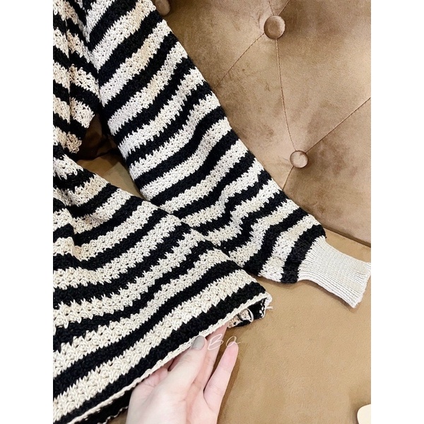 Áo váy len kẻ đen trắng thu đông