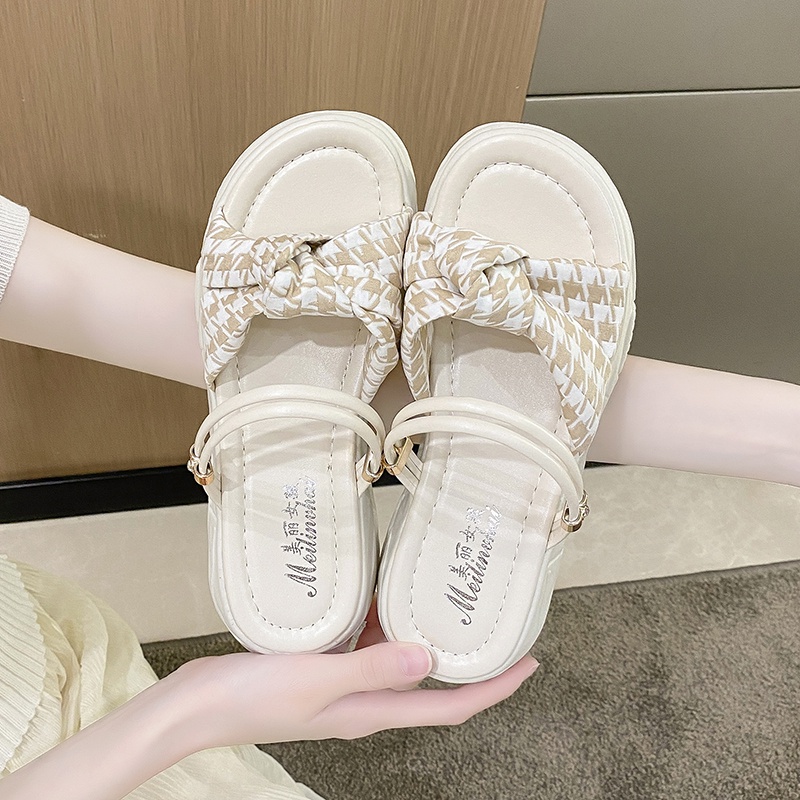 Xăng đan Đế Bằng Hai Cách Mang Thoải Mái Thời Trang Hàng Mới Dành Cho Bạn Nữ