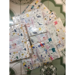 Set 2 chiếc khăn tắm hình 4 lớp