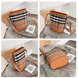 Túi kẻ sọc burberry