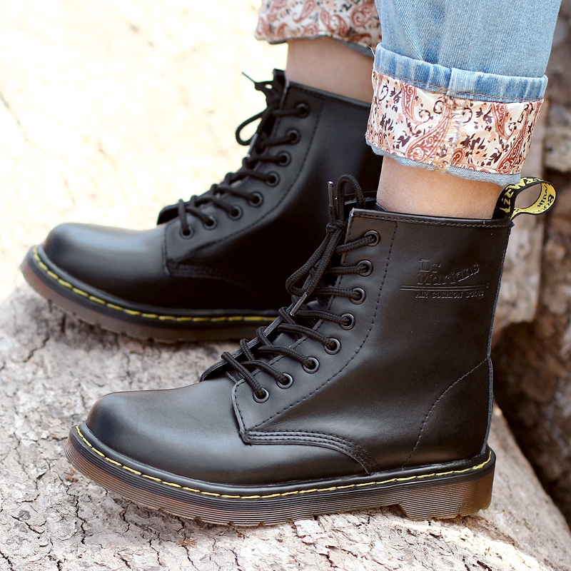 Giày bốt chất liệu bằng da Dr.martens Martin thời trang