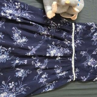 Váy hoa xanh nhí sz L cho bạn gái 55kg trở xuống