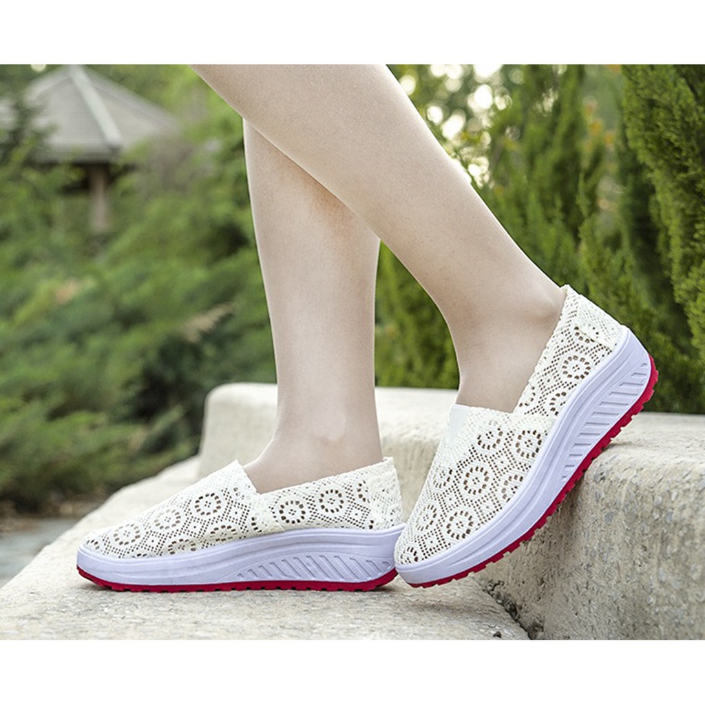 Giày slip on ren đế bánh mì S106