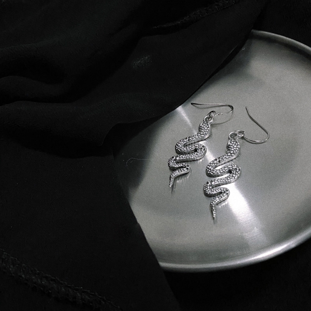 Khuyên tai dáng dài hình rắn thời trang retro cho nữ