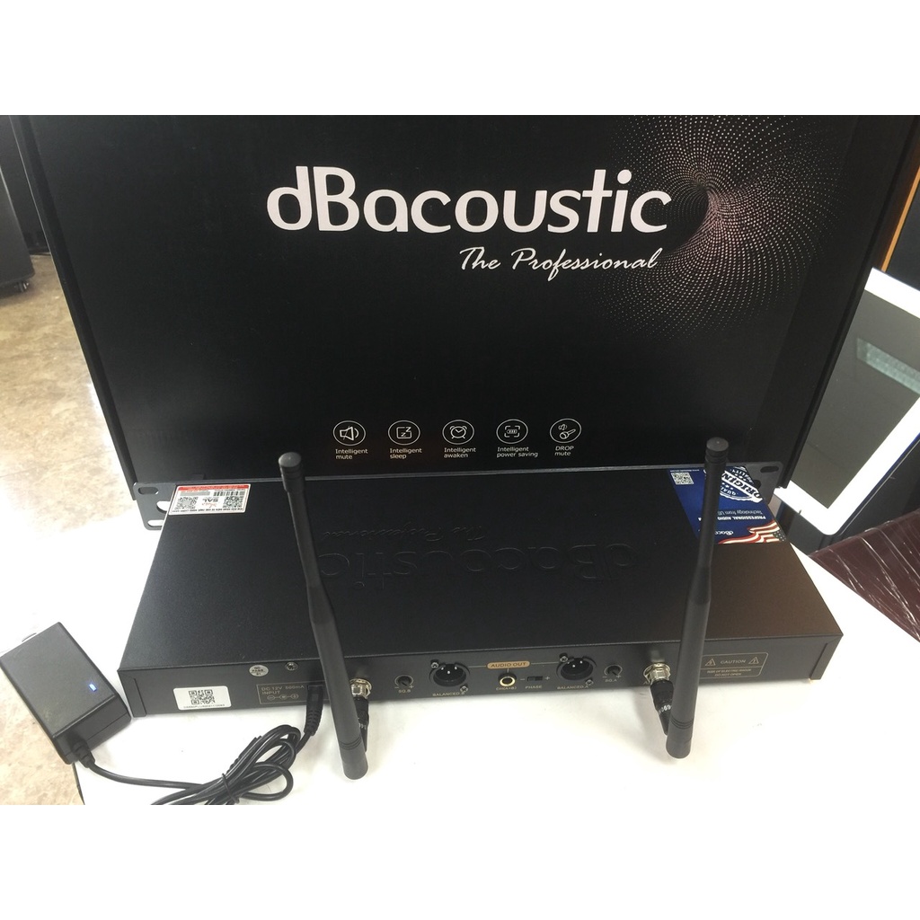 Micro không dây dbacoustic DB550 Plus cao cấp chính hãng, chất âm sáng karaoke gia đình, sân khấu, hội trường...