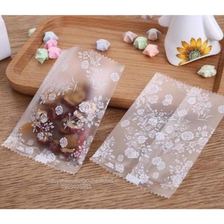 Túi gói bánh quy hàn miệng, Mẫu Hoa Trắng, kích thước 5.5cm x 8.5cm; và 7cm x 10cm.