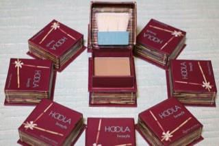Có sẵn Phấn tạo khối Hoola Matte Mini 4gr